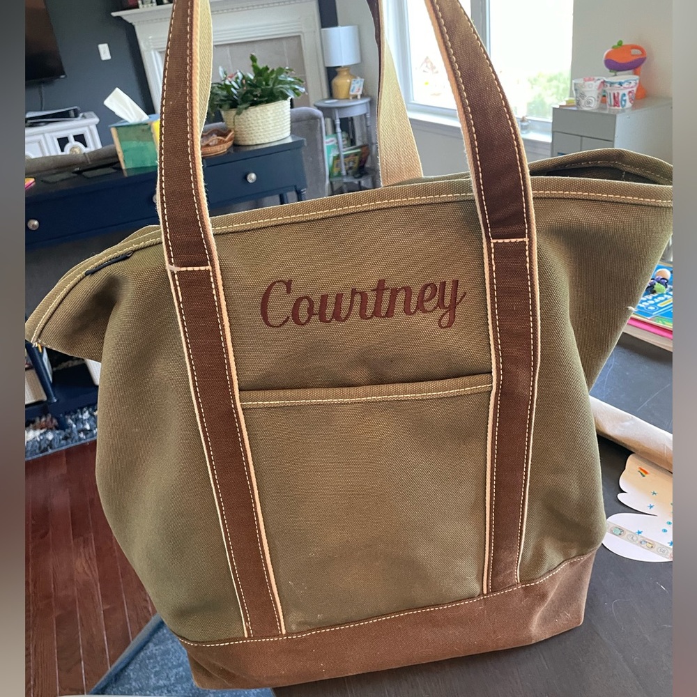 Large green embroidered lands end tote.